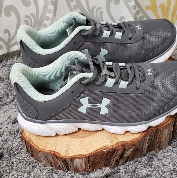 💞Women's Under Armour T-Shoes💞 - Picture 4 of 6